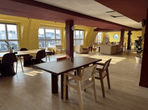 Un bel espace pour manger ensemble au bureau